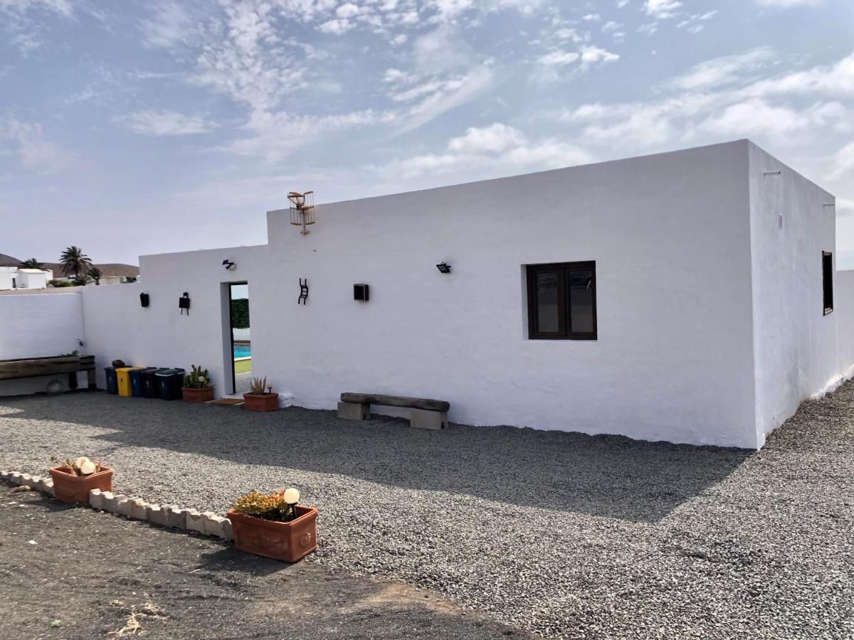 Villa Miriam Tinajo Bagian luar foto