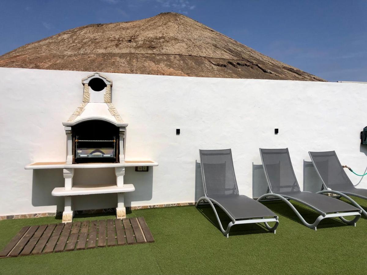 Villa Miriam Tinajo Bagian luar foto